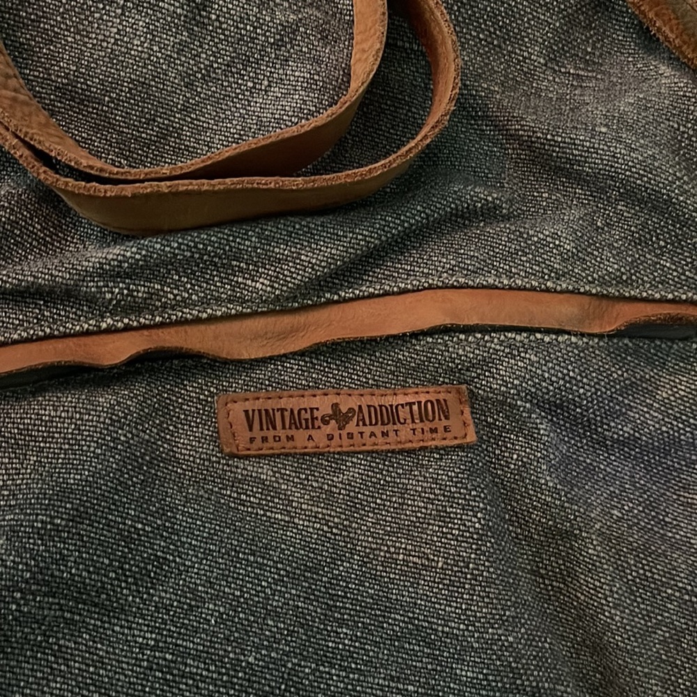 Foldover Charcoal Jute Crossbody Vintage Addiction 100% cotton, jute, leather. - Picture 3 of 6